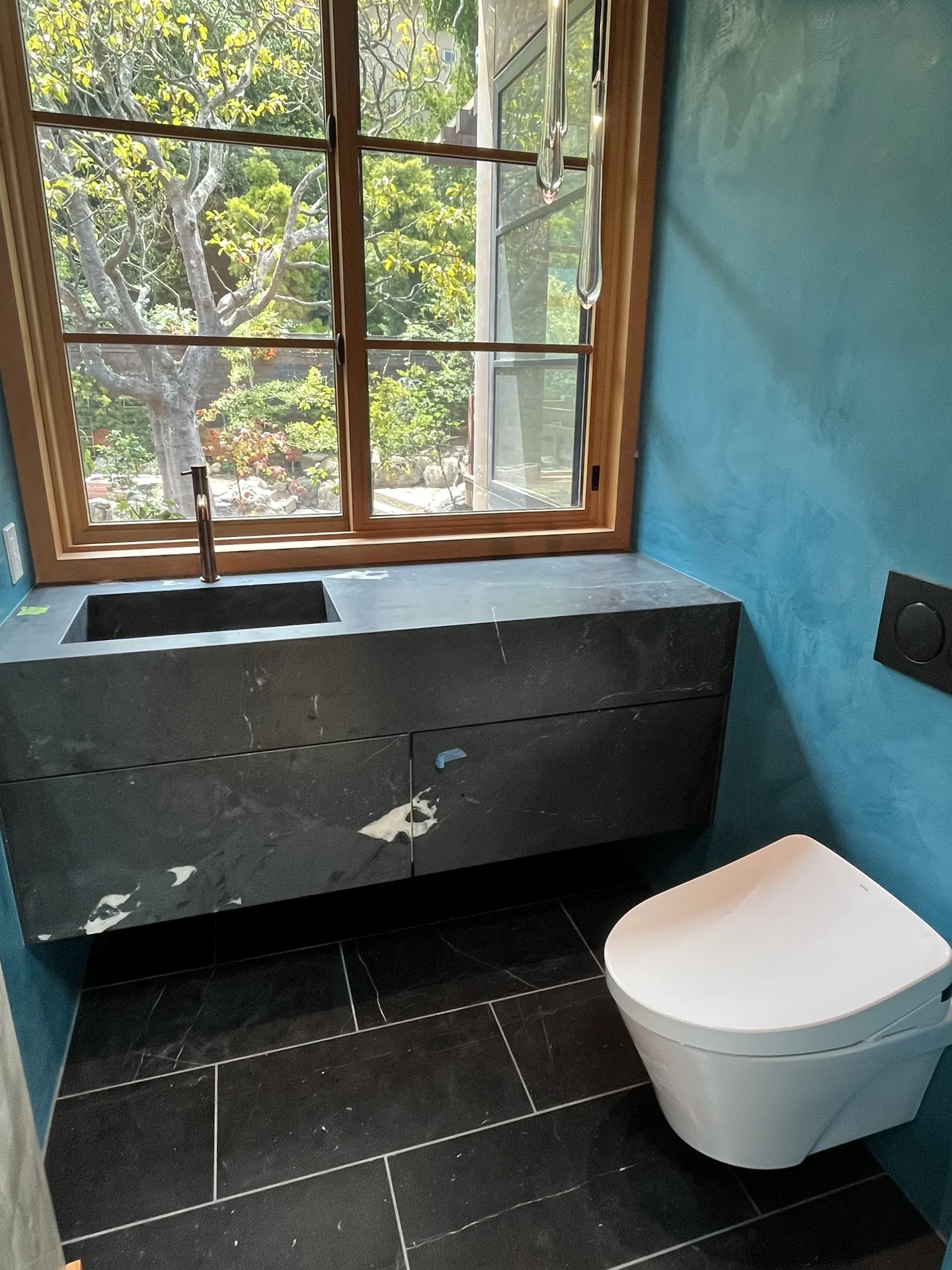 Modern bathroom hardware